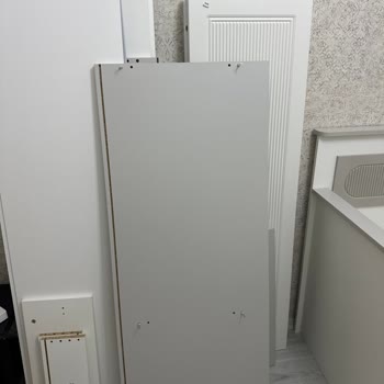 Eksik Parçalar Nedeniyle Dolap Montajı Tamamlanamıyor