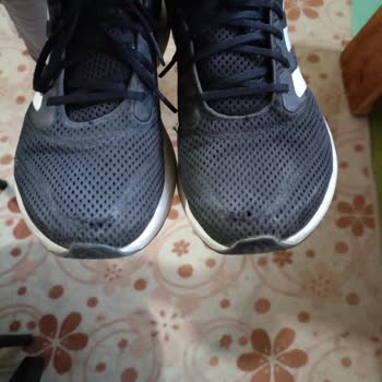 Ayakkabım Ön Kısmında Patladı, Mağaza Üretim Kusuru Olmadığını Söylüyor