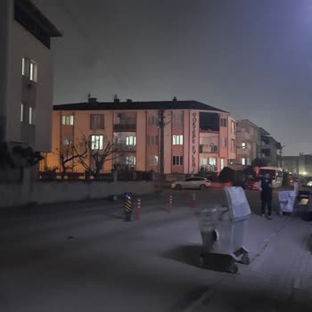 Bursa Osmangazi Dumlupınar Mahallesi Sokak Lambaları Çalışmıyor Ve Güvenlik Tehlikeye Atılıyor