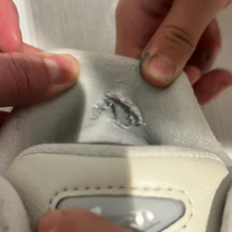 New Balance 9060 Ayakkabısında İç Astar Yırtığı Ve Reddedilen Şikayet