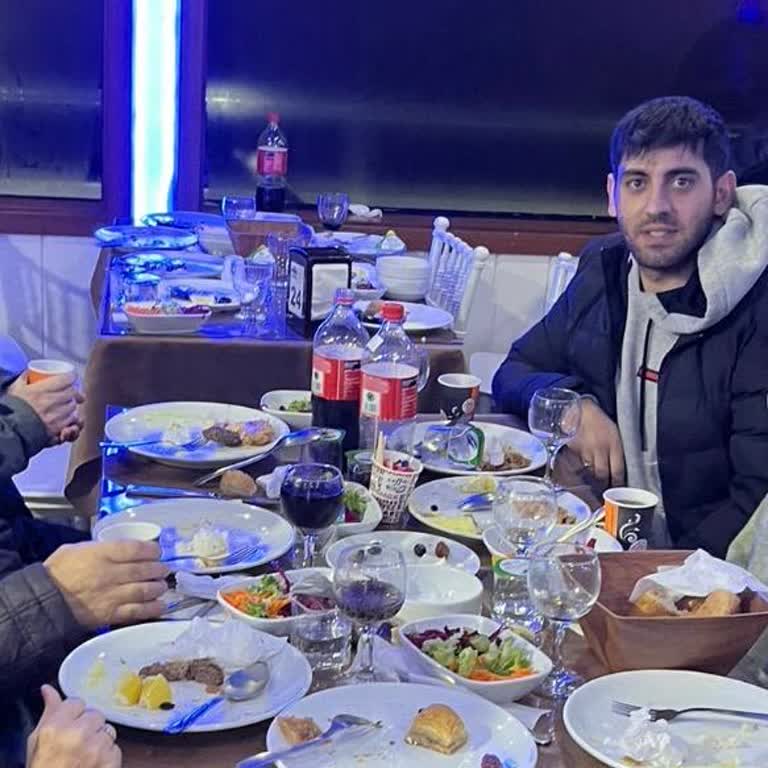 Tekne iftar organizasyonunda masa sorunu ve iade talebi