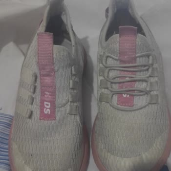 Ayakkabı Bağcıkları Kısa Sürede Koptu, Mağaza Sorumluluk Almıyor