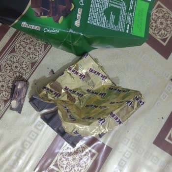 Ülker Fıstıklı Bitter Çikolata Bozulması Ve Saklama Koşulları Sorgulanıyor