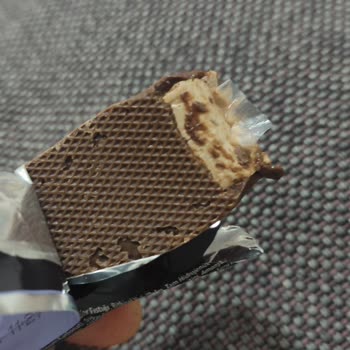 Eti Maximus Çikolata İçinde Poşet Parçası: Gıda Güvenliği Endişesi Ve Değişim Talebi