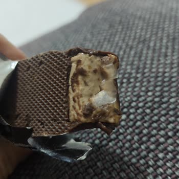 Eti Maximus Çikolata İçinde Poşet Parçası: Gıda Güvenliği Endişesi Ve Değişim Talebi