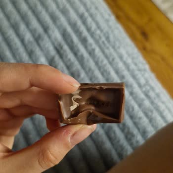 Migros'tan Alınan Ülker Napoliten Çikolatasının Şekli Bozulmuş Ve Tadı Farklı