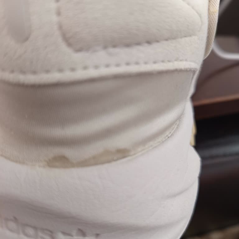 Defolu Adidas Ayakkabının İade Talebi Haksız Şekilde Reddedildi