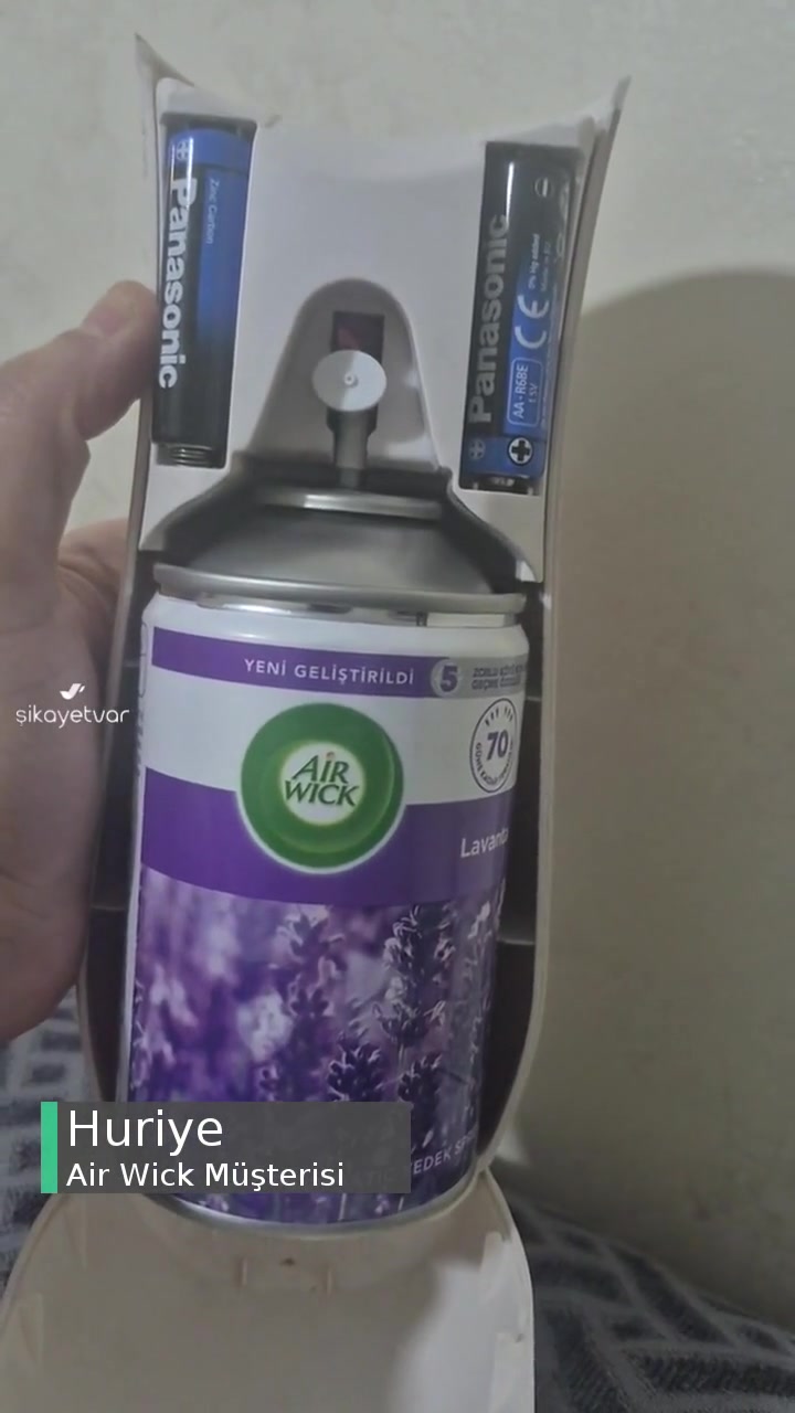 Air Wick Kırmızı Işık Yanıp Sönüyor videonun kapak resmi
