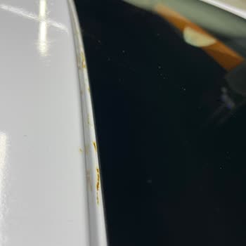 Ford Yetkili Servisinde Ön Cam Değişiminden Kaynaklanan Paslanma Ve Değer Kaybı