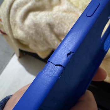 Apple Orijinal Silikon Kılıfın İlk Günden Soyulması Ve Para İadesi Talebi