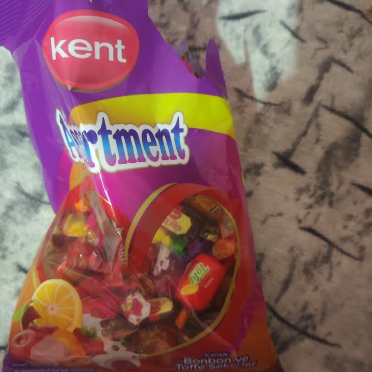 Ambalajı Yeni, Şekeri Sert Ve Bayat, Karın Ağrısına Neden Oldu