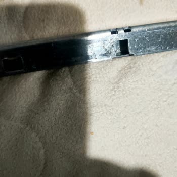 Kırılan Beyaz Tırnaklar Çekmeceler Sert Kapanıyor Ve Ücretsiz Yedek Parça Talebi