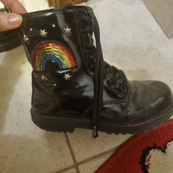 Deichmann Botların Tabanı Hızla Ayrılıyor: İade Ve Değişim Talebi