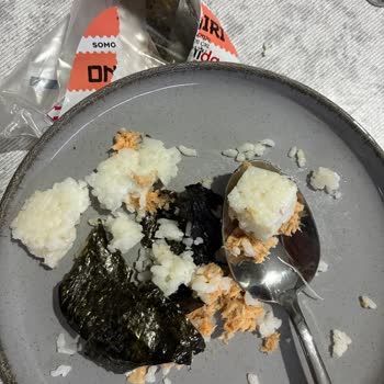 Dardanel Somon Onigiri'de Kılçık Keşfi