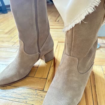 Botumda Renk Ve Kumaş Farklılığı, Derimod İnceleme Yapmadı