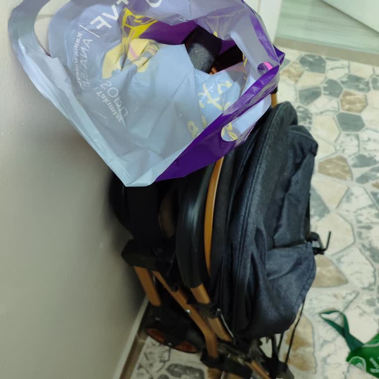 Arka Tekerleği Yerinden Çıkan Bebek Arabası İçin Tam İade Talebi