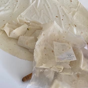 Migros Alanya Şubesinde Yufka Paketi Yapışık Ve Yırtık Çıktı