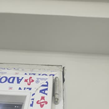 Adopen Pencerelerde Düşen Cam Tehlikesi Ve Soğuk Hava Problemi