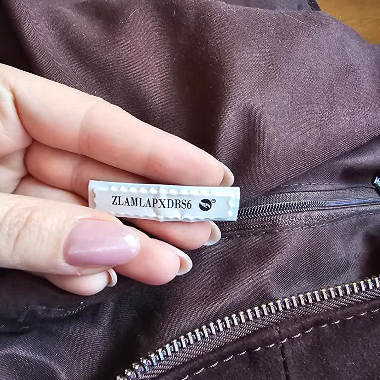 Stradivarius Çantasında Gizli Alarm Nedeniyle Sürekli Güvenlik Alarmı Çalması Ve Ürün Hasarı