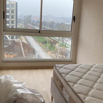 Baza Başlığı Ve Gardırop Kapağı Eksikliği Uzun Gecikme Ve İletişim Aksaklığı