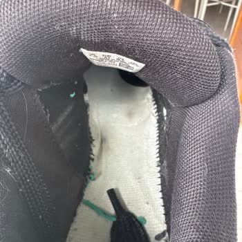 Garanti Süresindeki Puma Ayakkabımda Üretim Hataları Ve Mağazanın Kullanıcı Hatası İddiası