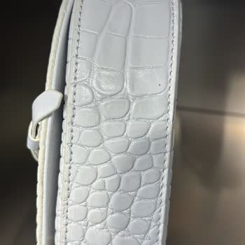 Manc Lilith White Croc Çantası Renk Değiştirip Onarım Sonunda Kullanılamaz