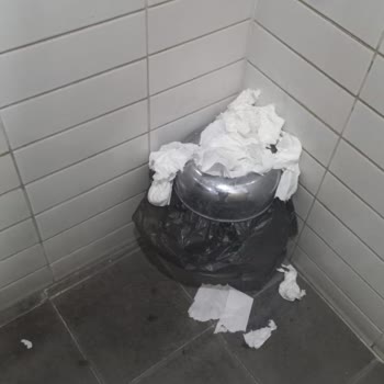 Kula Opet İstasyonunda Tuvalet Hijyeni Aşağı Düzeyde, Acil İyileştirme Talebi