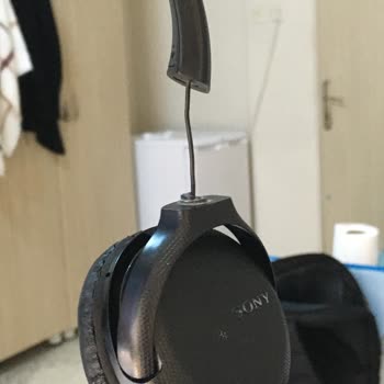 Şoförün Hızlı Girişi Yolcuları Sarsarak Kafa Üstü Kulaklığını Kırdı