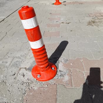 Kısa Sürede Kırılan Otopark İşaretçileri Ve Satıcının Çözüm Sunmaması