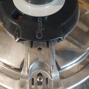 Tefal Düdüklü Tencerenin Kırık Kapak Parçası Ve Servis Parça Bulunmaması