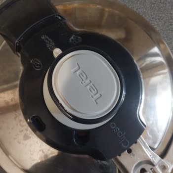 Tefal Düdüklü Tencerenin Kırık Kapak Parçası Ve Servis Parça Bulunmaması