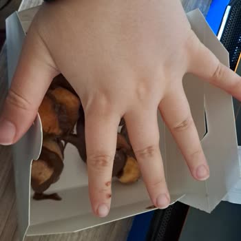 Cinnabon Porsiyonu Çok Küçük Ve Beklentileri Karşılamıyor