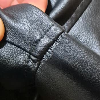 Kısa Sürede Yırtılan Siyah Suni Deri Cekette Üretim Hatası İddiası Ve Değişim Talebi