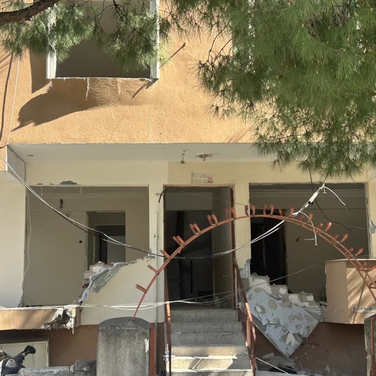 İnşaatın Kablo Kesintileri Eczaneyi Ve Hastaları Mağdur Ediyor