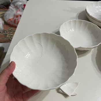 Kırık Ve Kusurlu Ürünlerde Kargo Sorunu Ve Yanıltıcı Müşteri İlişkisi