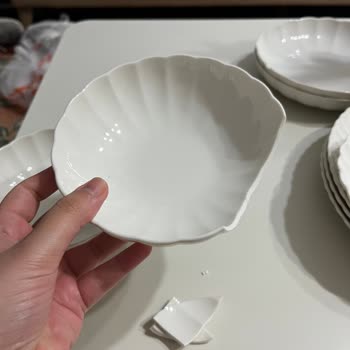 Kırık Ve Kusurlu Ürünlerde Kargo Sorunu Ve Yanıltıcı Müşteri İlişkisi