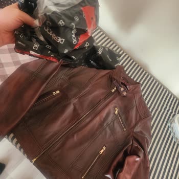 Ambalajsız Gönderilen Ve Mürekkep Lekeli Deri Ceket İçin Değişim Talebi