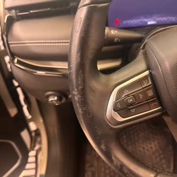 Yeni Jeep Compass’te Direksiyon Simidi Çürümesi Ve Kornası Arızası İçin Acil Garanti Çözümü Talebi