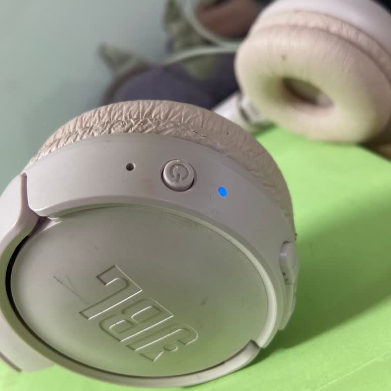 Güç Tuşu İçeri Göçen JBL 570 BT Kulaklık İçin Garanti Ve Değişim Talebi