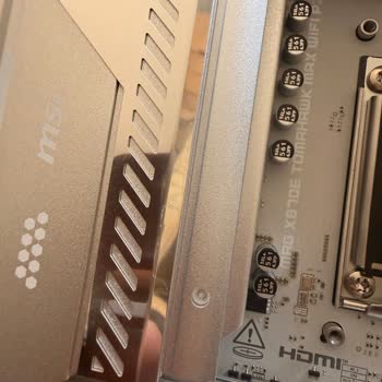 Sinerji Bilgisayar'dan Çizikli Ana Kart Teslimatı İçin Cevapsız Şikayet