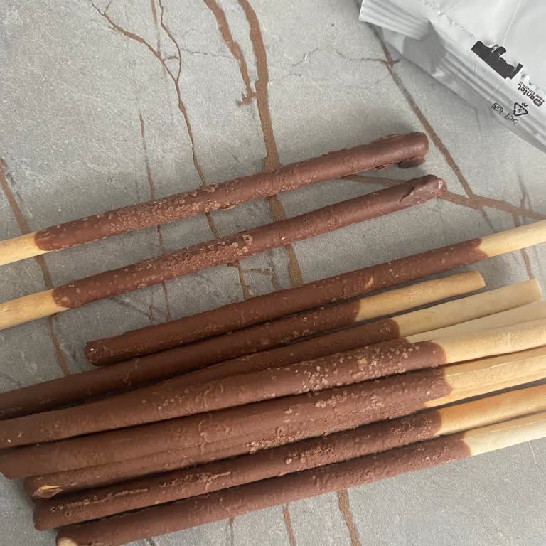 Biscolata Sütlü Çikolata Kaplı Çubukta Küf Belirtisi Sağlık Endişesi Ve Yanıtsız Şikayet