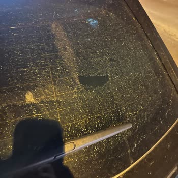 Peugeot 2008 Aracımda Arka Cam İki Ayda Kendiliğinden Kırıldı Ve Buzlandı