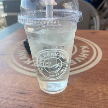 Tat Eksik İçecek Ve Alaycı Personel