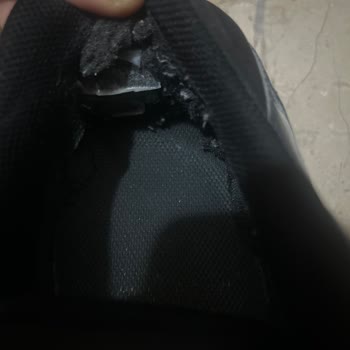 İn Street’te Satın Alınan Nike Ayakkabısında Üretim Hatası