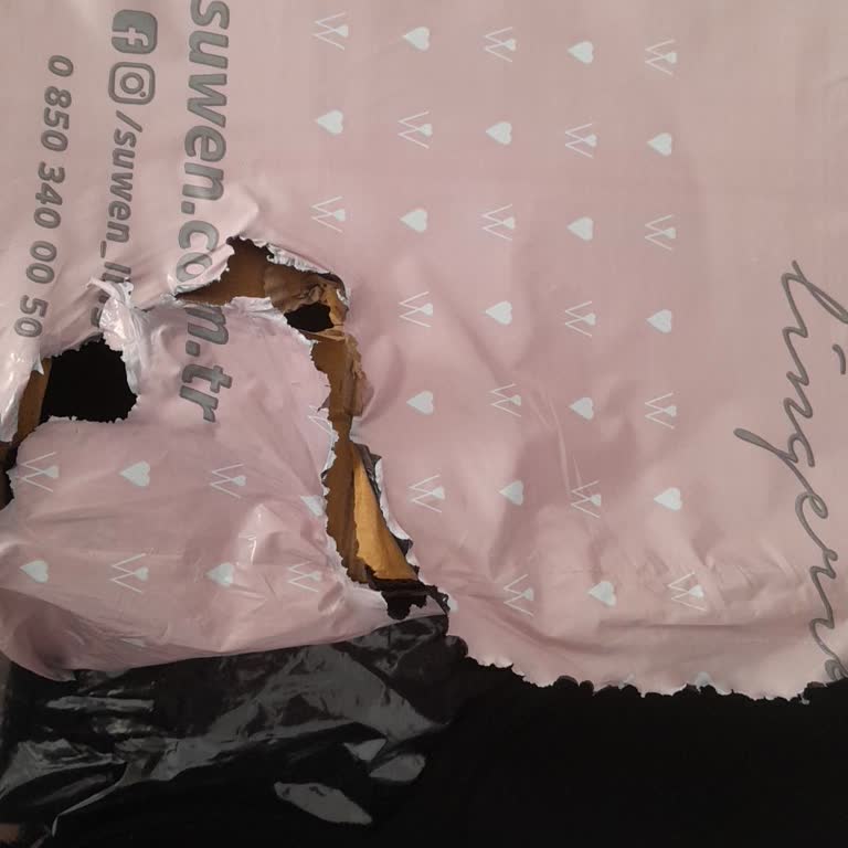 İç Çamaşırı Paketimin Açılması Ve Mahremiyet İhlali Şikayeti