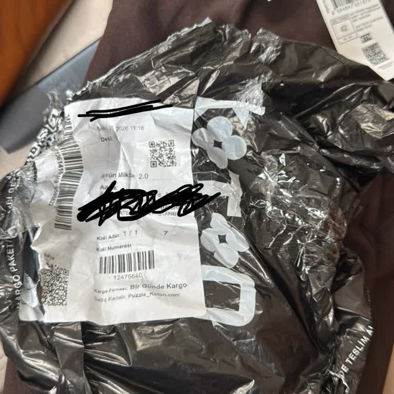 İki Pantolon İçin Ödeme Yapıldı, Tek Pantolon Teslim Edildi