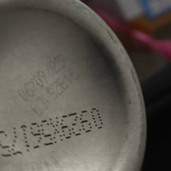 Silinmiş Son Kullanma Tarihi Ve Saçta Sertleşme Güvenimi Sarstı