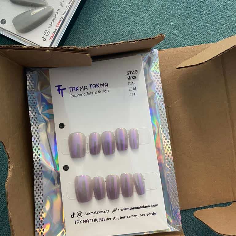 Trendyol'dan Aldığım Protez Tırnaklar Açıklamaya Uygun Değil Ve Kalitesiz