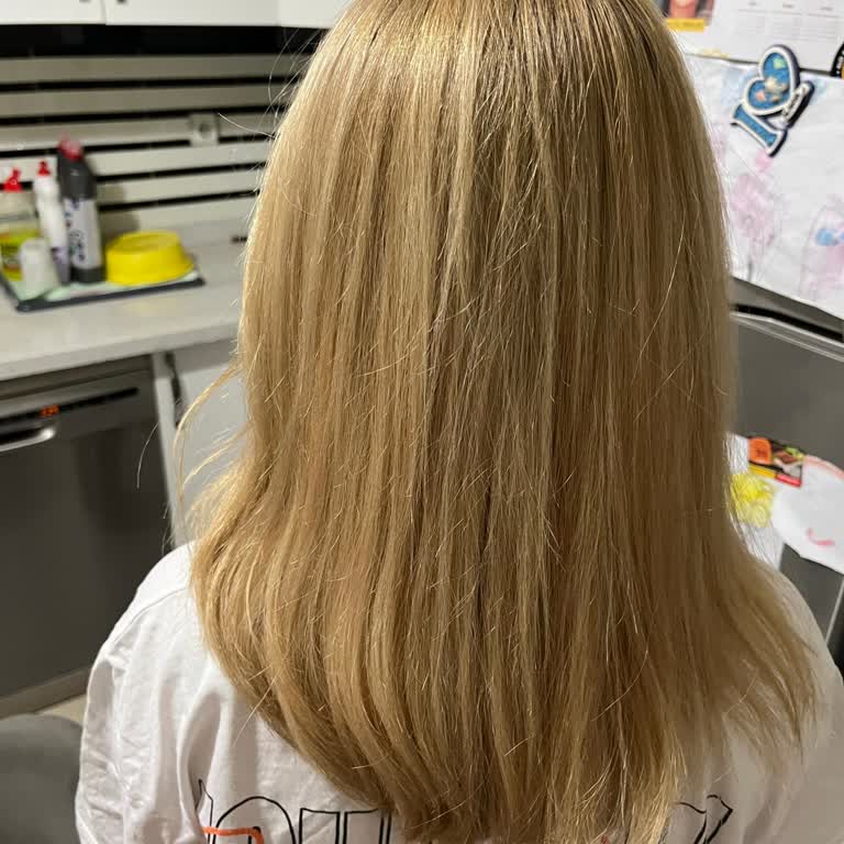 Saç Rengi Değişiminde Yanma Ve Kırılma Sonucu 8000 TL Ücret İadesi Talebi