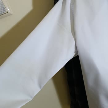 Tudors Gömlek Ve Sweat Ürünlerinde Hızlı Sararma Ve Tüylenme Şikayeti